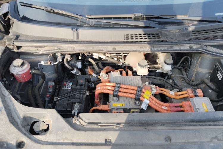 Used SAIC MAXUS EUNIQ 5 2020 Flagship Version with Large Battery 7 Seats
