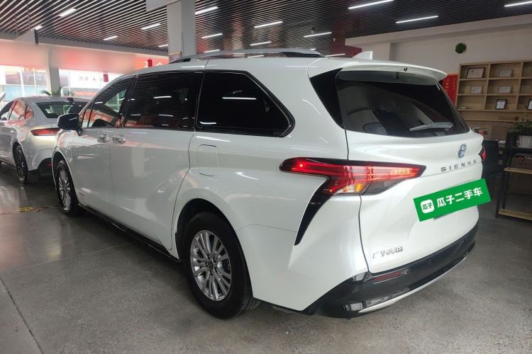 Used Toyota Sienna 2021 2.5L Hybrid Premium Edition