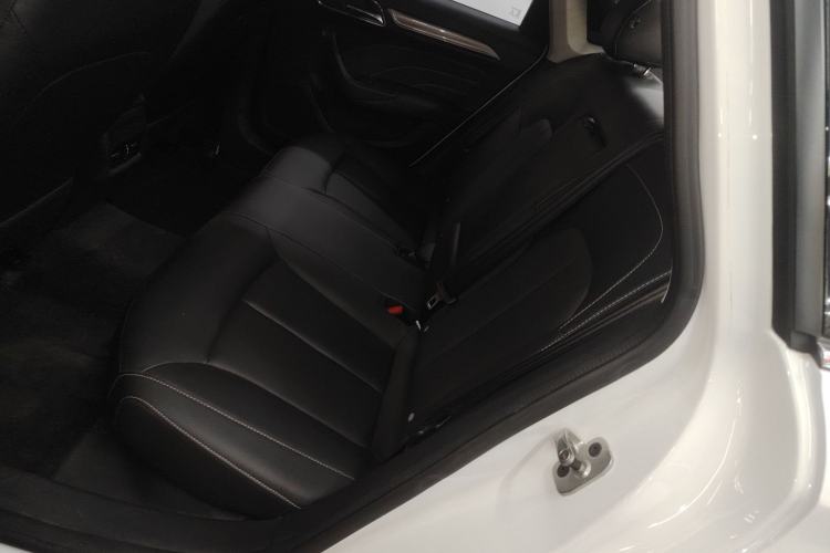 Used Roewe i6 2020 PLUS 1.6L CVT 4G Connected Glory Flagship Edition
