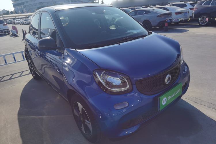 Used  forfour 2016 1.0L 52 kW Passion Edition
