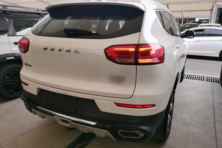 Used Haval H6 2017 Red Label 2.0T Automatic Two-Wheel Drive ZhiShang Model
