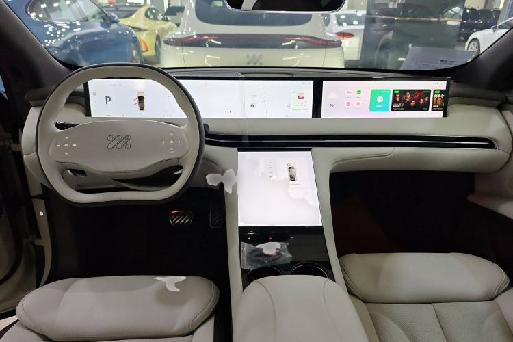 Used  LS7 2023 90 kWh Elite All-Wheel-Drive Version
