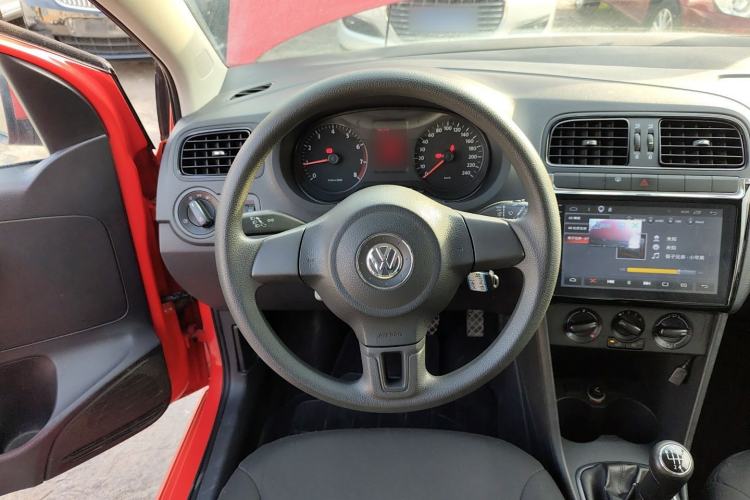 Used Volkswagen Polo 2013 1.4L Manual Fashion Edition
