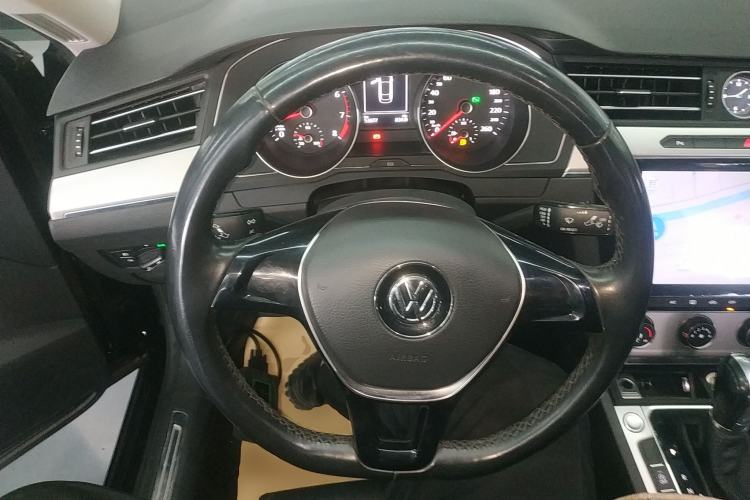 Used Volkswagen Magotan 2018 280TSI DSG Comfort Model
