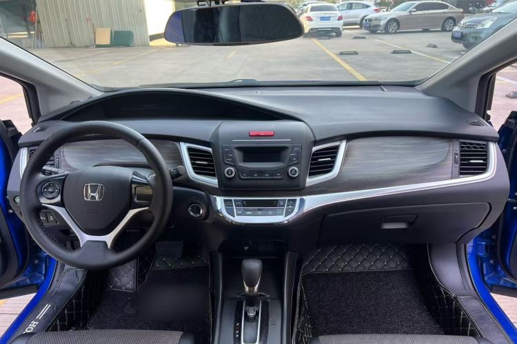 Used Honda Jade 2017 1.8L automatic Comfort version 5 seats
