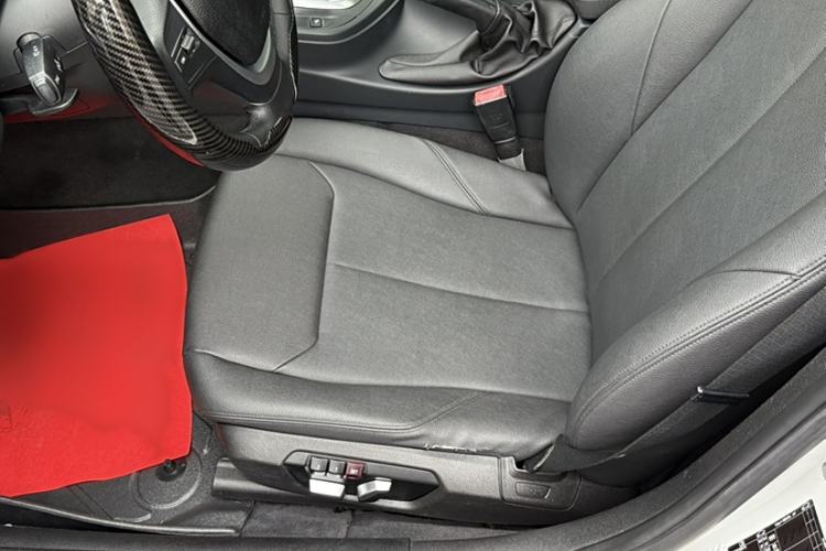 Used BMW 3 Series 2016 320Li Ambition Model
