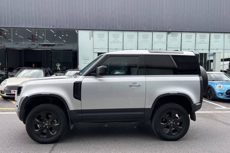 Used Land Rover Defender 2022 90 2.0T P300 SE
