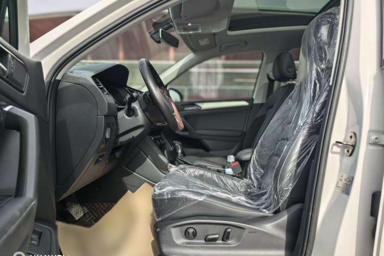 Used Volkswagen Tiguan L 2019 330TSI Automatic Two-Wheel Drive Smart Luxury Version China VI Standard
