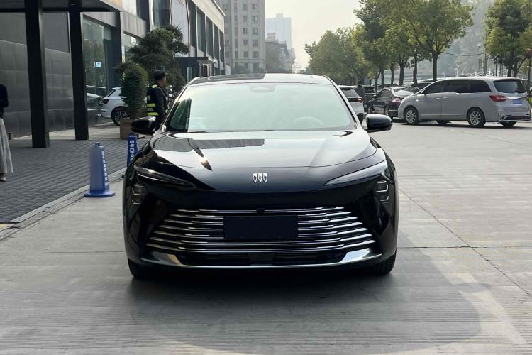 Used Buick LaCrosse 2025 28T Platinum Edition
