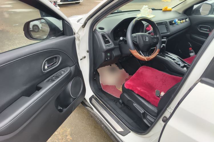 Used Honda Vezel 2015 1.8L CVT Four-Wheel Drive Flagship Model
