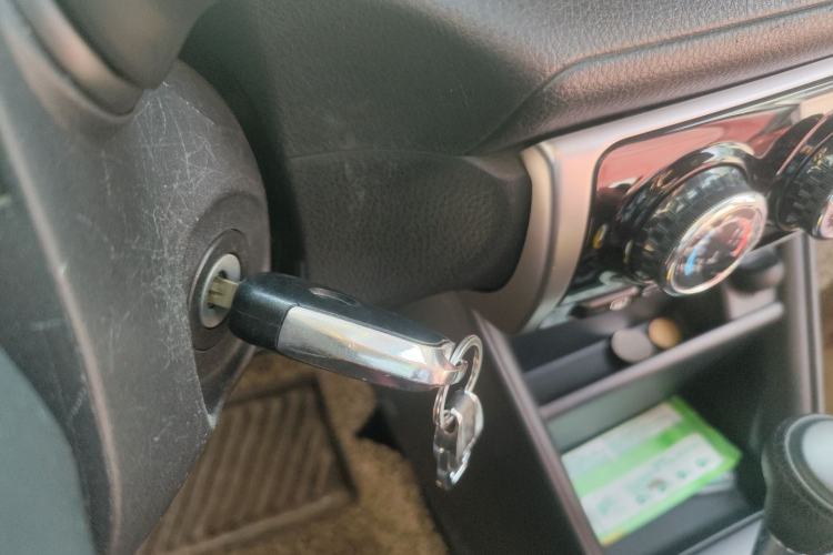 Used Toyota YARiS L 2016 Revised 1.5E CVT Charming Edition