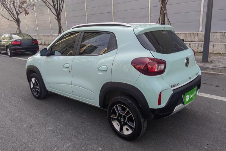 Used Dongfeng NAMMI BOX 2022 Revised Light Wind Edition 201 km Standard Version
