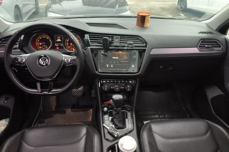 Used Volkswagen Tiguan L 2020 330TSI Automatic Two-Wheel Drive Smart Luxury Edition China VI Standard
