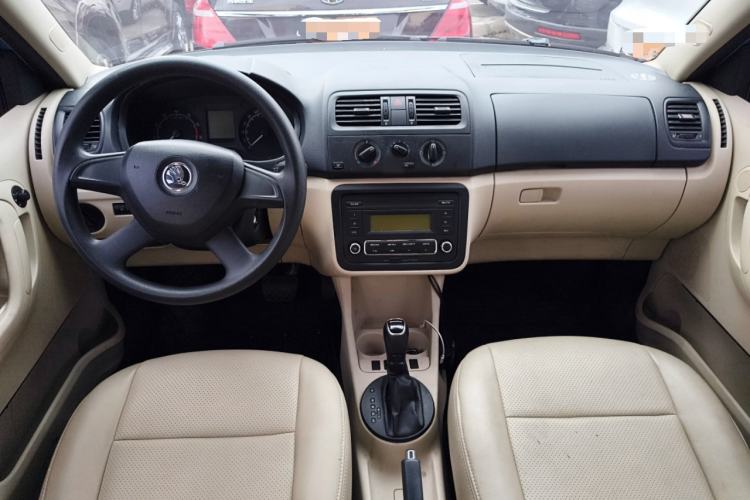 Used Skoda Fabia 2014 1.4L Automatic Crystal Edition
