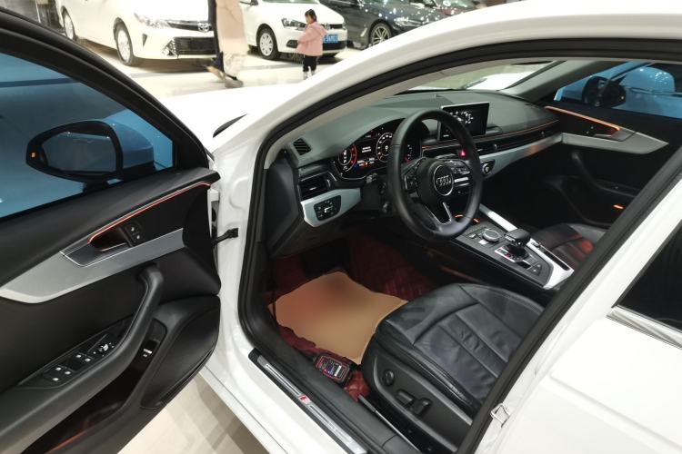 Used Audi A4L 2018 30th Anniversary Edition 40 TFSI Fashion Model
