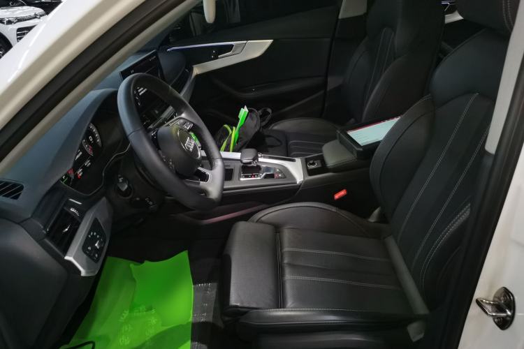 Used Audi A4L 2022 40 TFSI Luxury Dynamic Model
