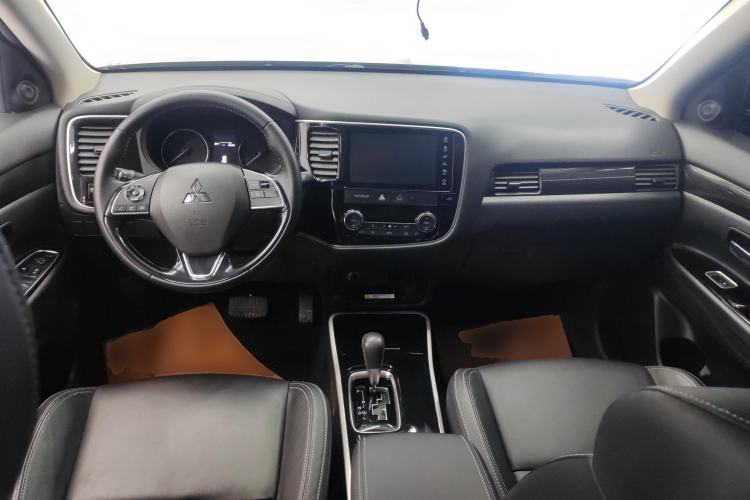 Used Mitsubishi Outlander 2020 2.0L Two-Wheel Drive Enjoyment Version 5 Seats
