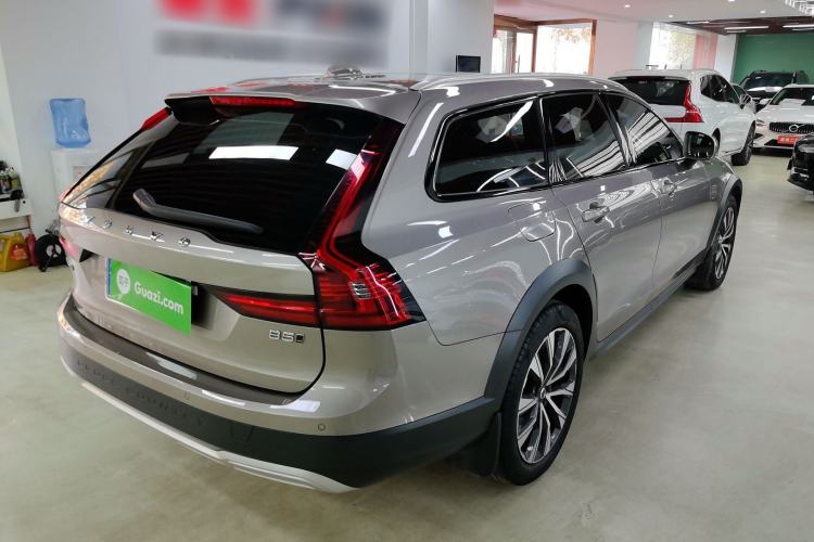 Used Volvo V90 2021 Cross Country B5 AWD Smart Range Edition
