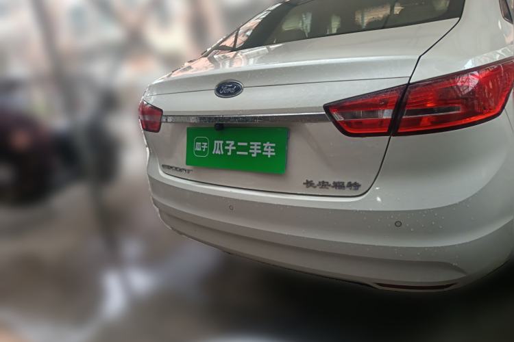 Used Ford Escort 2015 1.5L Automatic Fashion Model