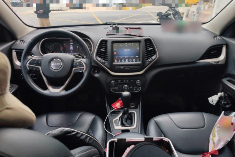 Used  Cherokee 2017 2.0L Superior Edition