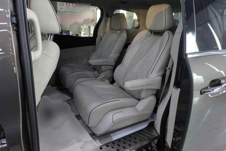 Used Buick GL8 2023 Land Executive Class 652T Luxury Model
