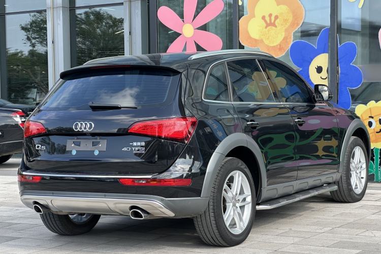 Used Audi Q5 2017 Plus 40 TFSI Technology Model
