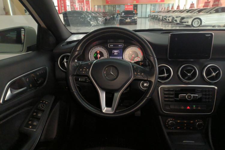 Used Mercedes-Benz A-Class 2015 A 200 Fashion Model