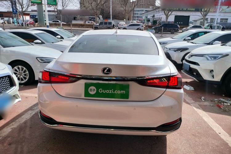 Used Lexus ES 2020 200 Excellence Edition
