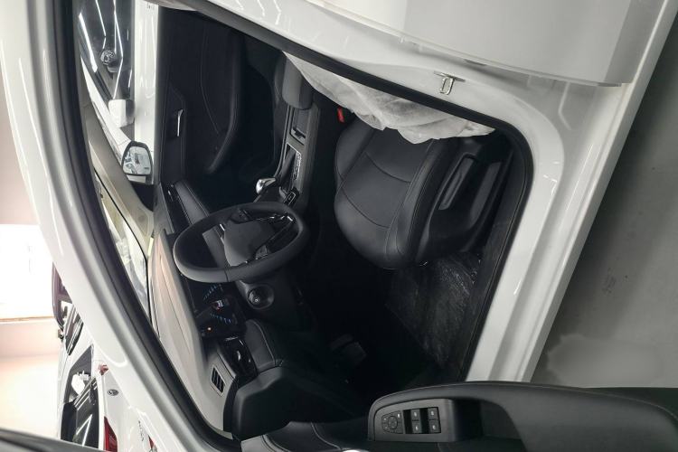 Used Roewe i5 2023 1.5L CVT Luxury Edition
