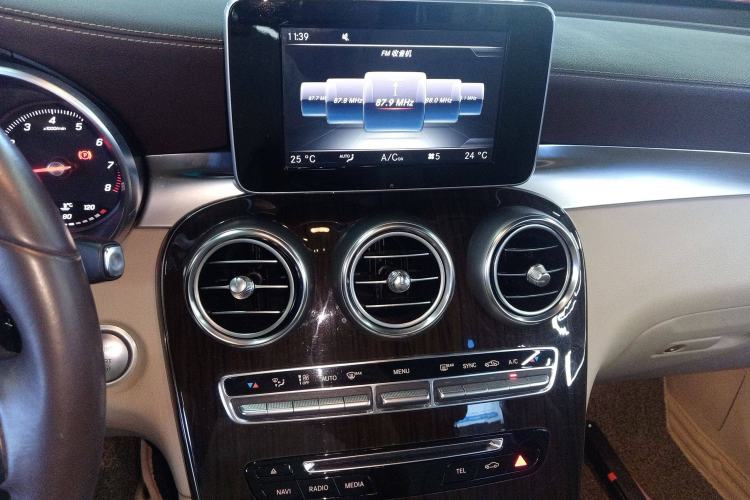 Used Mercedes-Benz GLC 2016 GLC 260 4MATIC Luxury Model
