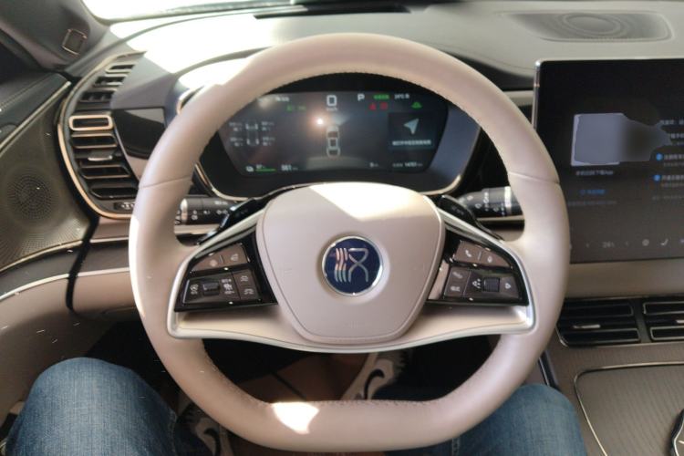 Used BYD Han 2025 EV with 701 km of Laser Radar-Enabled Intelligent Driving
