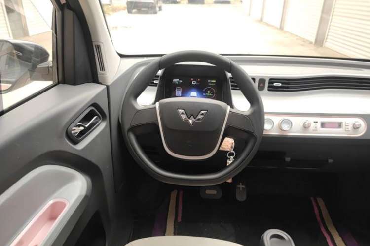 Used Wuling Hongguang MINIEV 2021 Macaron Premium Model – Lithium Iron Phosphate
