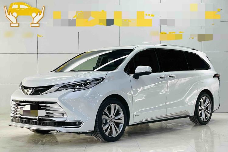 Used Toyota Sienna 2024 2.5L Hybrid Platinum Edition