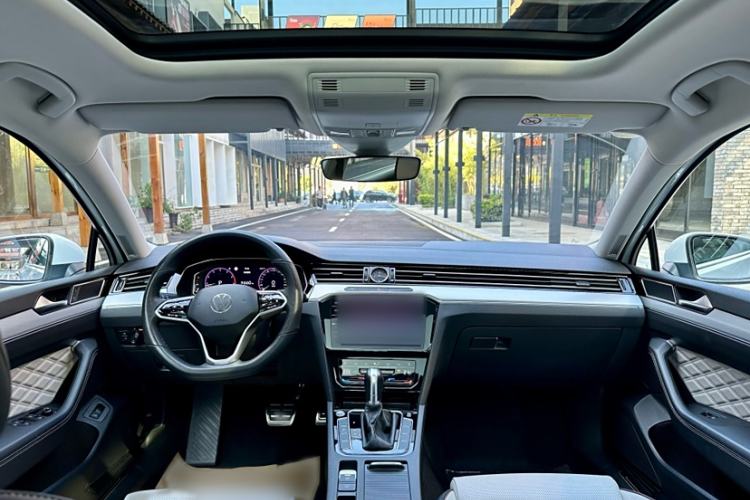 Used Volkswagen Magotan 2023 2 Million Units Commemorative Edition 330TSI DSG Luxury Version
