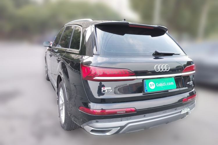 Used Audi Q7 2023 45 TFSI quattro S line Sport model
