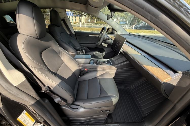 Used Tesla Model Y 2022 Rear-Wheel-Drive Version
