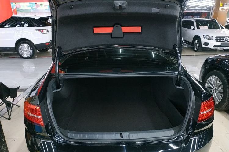 Used Volkswagen Magotan 2017 280TSI DSG Comfort Model
