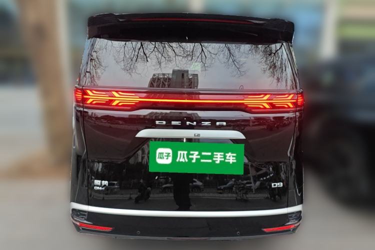 Used Denza D9 2022 DM-i 1040 Prestige Model