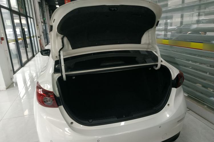 Used Mazda Mazda 3 Axela 2016 Sedan 2.0L Automatic Sport Model
