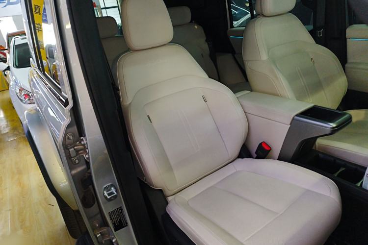 Used  V23 2025 401 Two-Wheel Drive Intelligent Driving Version