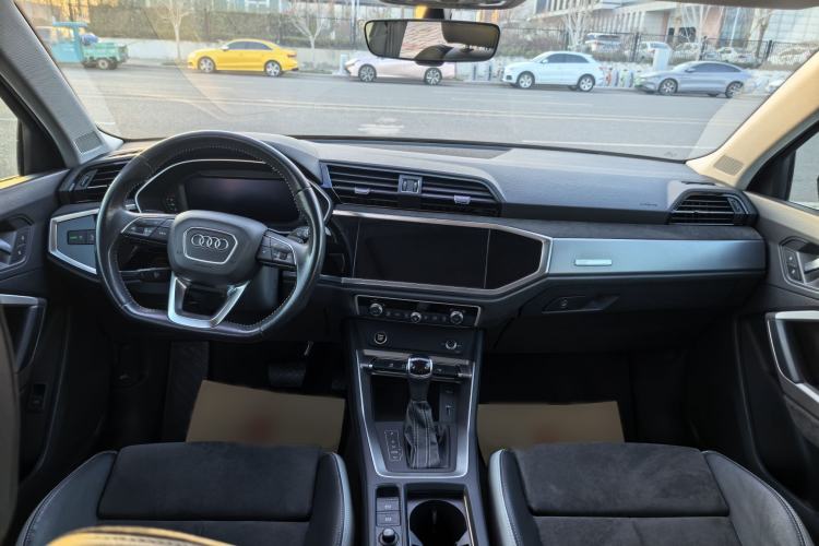 Used Audi Q3 2021 35 TFSI Fashion Dynamic Model
