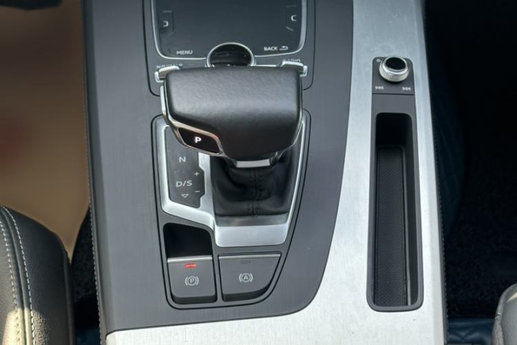 Used Audi Q5L 2020 Updated 40 TFSI Prestige Fashion Edition
