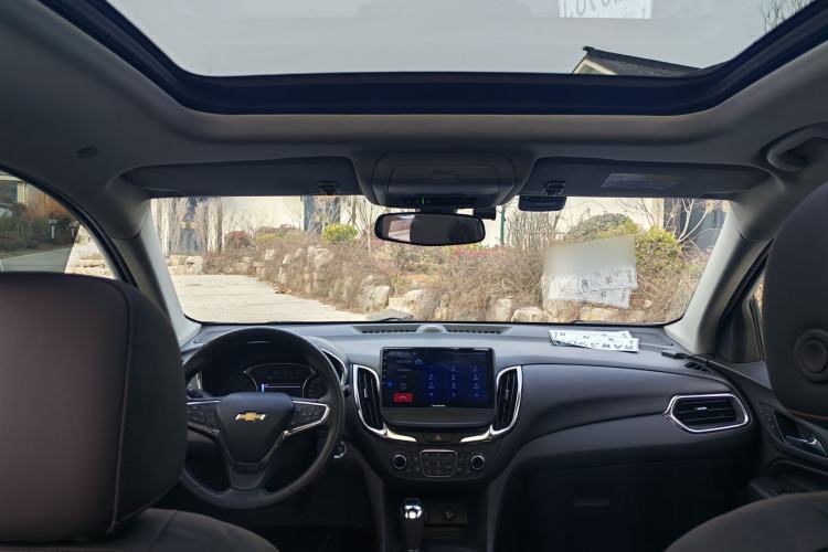 Used Chevrolet Equinox 2017 550T Automatic All-Wheel-Drive Top-Tier Version