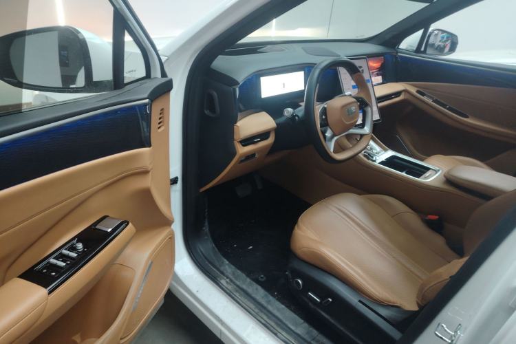 Used  L7 2025 EM-i 115km Exploration+ Edition