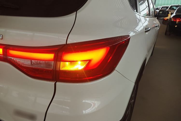 Used Dongfeng Fengdu MX5 2016 1.4T Manual Luxury Edition
