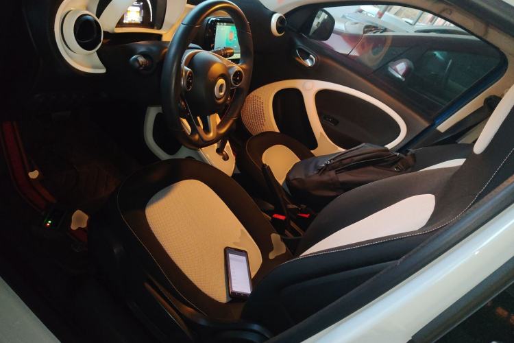 Used  forfour 2016 1.0L 52 kW Passion Edition
