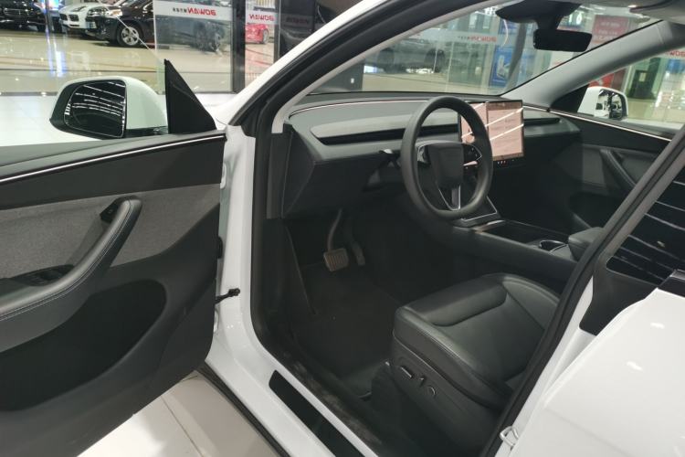 Used Tesla Model Y 2025 Rear-Wheel Drive First Edition