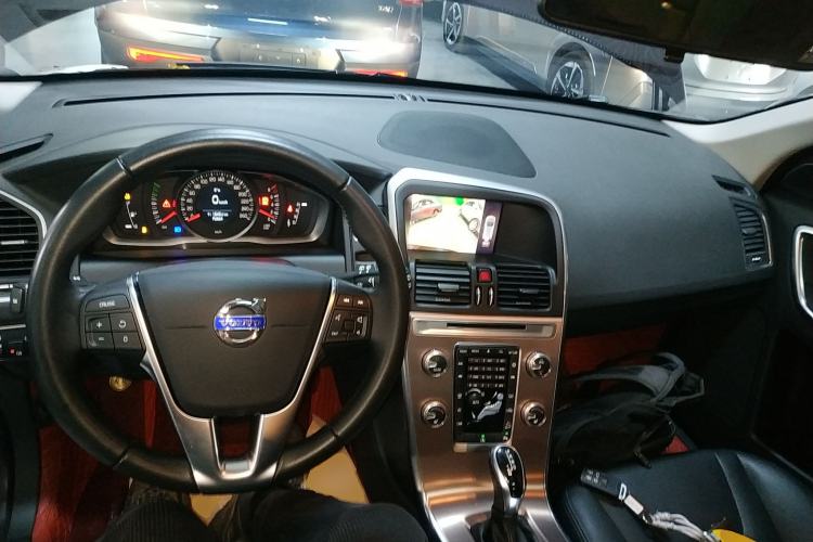 Used Volvo XC60 2017 T5 AWD Smart Upgrade Edition
