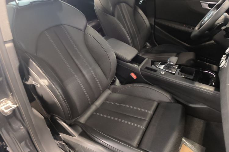 Used Audi A4L 2023 40 TFSI Luxury Dynamic Model