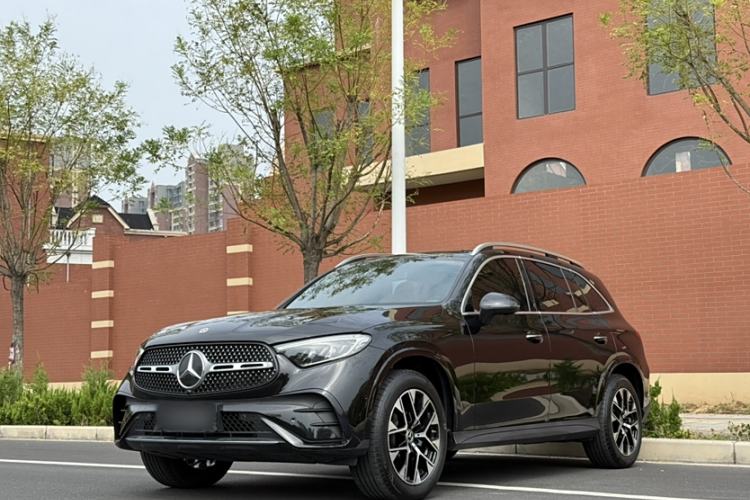 Used Mercedes-Benz GLC 2023 GLC 260 L 4MATIC Luxury Model 5 Seats
